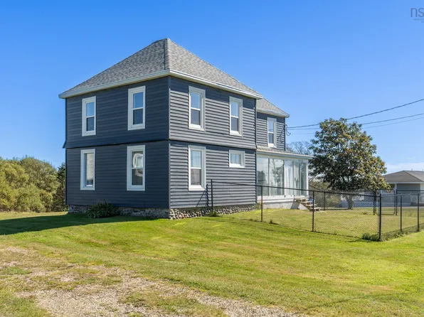 5402 Highway 1, Salmon River, NS B5A 5B3