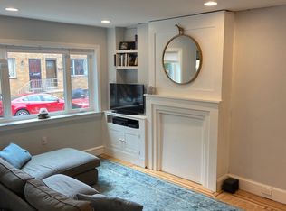 821 Moore St, Philadelphia, PA 19148
