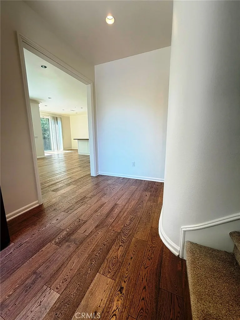 3 bed, 2.5 bath, 1841 sqft, $4,950 — Photo 3