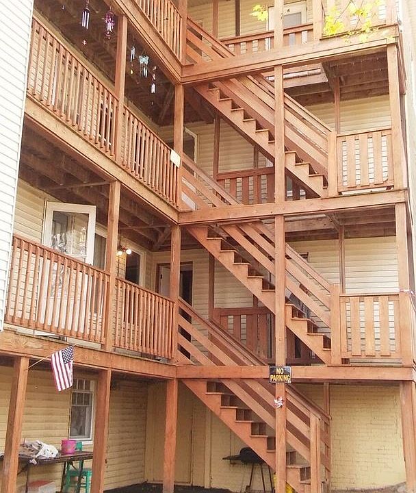 2nd image of 266-268 Pleasant St #2
