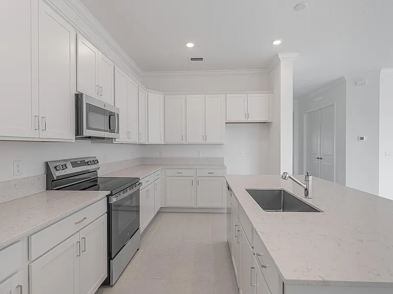 13885 SE Riversway St — Photo 10