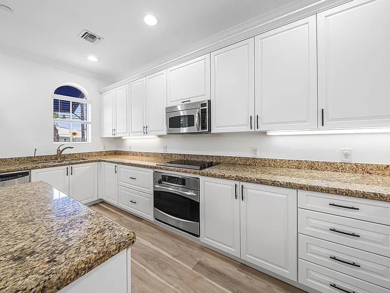 824 Virginia Garden Dr — Photo 17