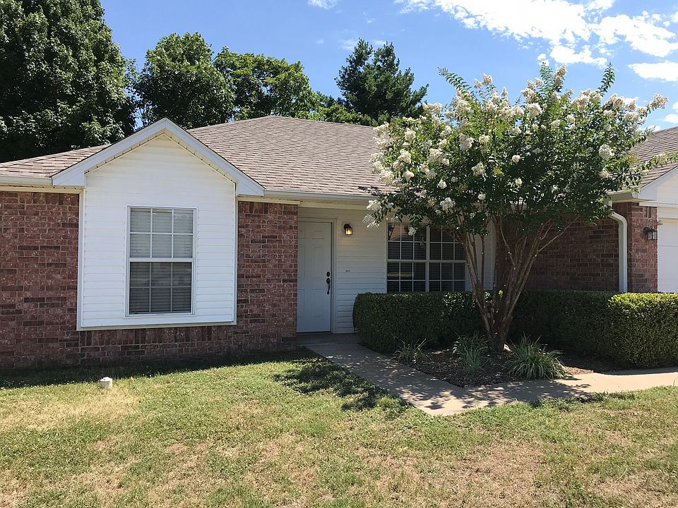 1st image of 126 Samantha Ct