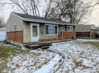 247 Hecht Dr, Madison Heights, MI