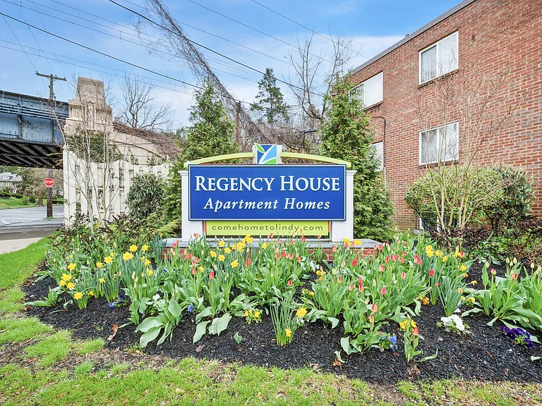 Regency House — Photo 10