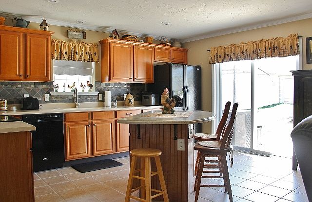 2nd image of 170 Quartz Ridge Dr