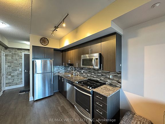 2nd image of 7900 Bathurst St #714