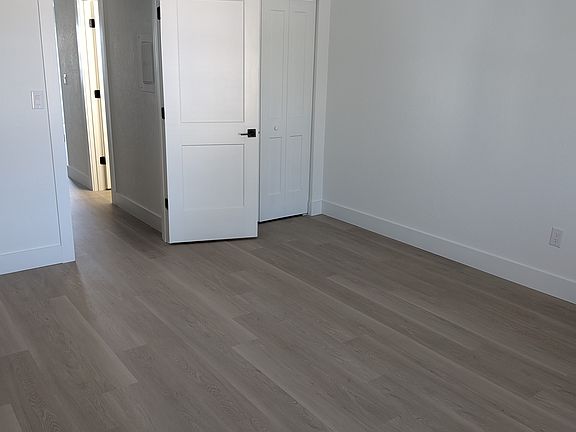 3rd image of 16731 McGregor Blvd #202