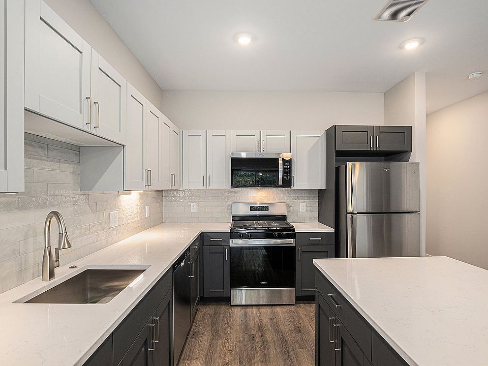 SummitTownhomes_2Bedrooms_Kitchen