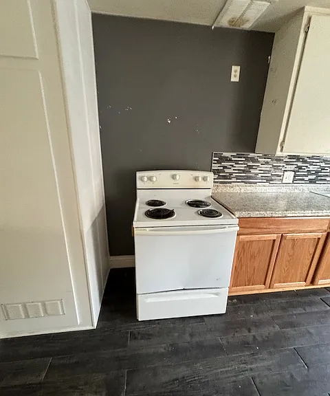 305 Crawford St #B — Photo 2