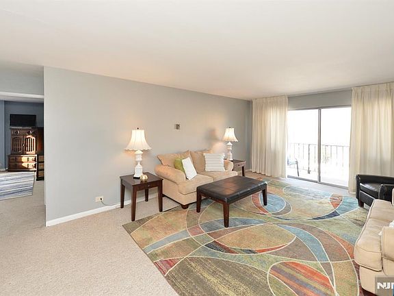 5th image of 265 Main St APT 509