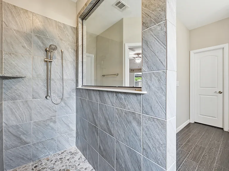 405 Windward Dr — Photo 22