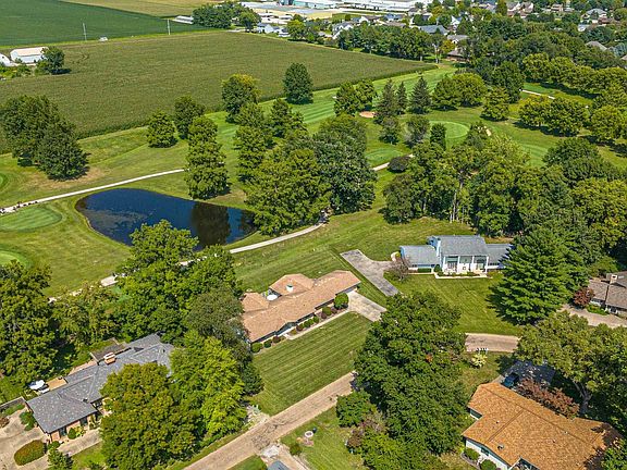 5th image of 10 Saint Andrews Dr