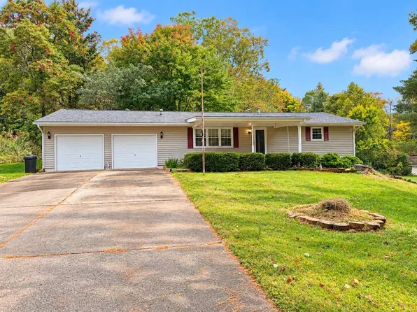2049 Boving Rd SW, Lancaster, OH 43130