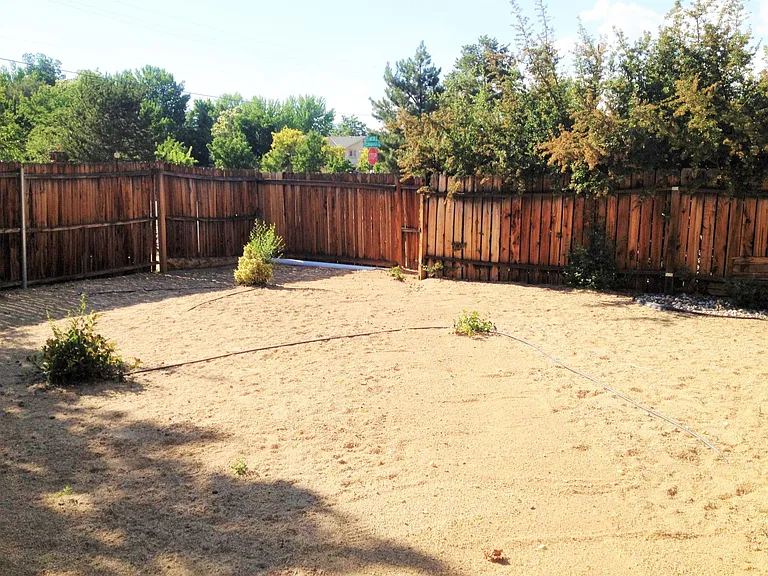 4000 Lakeside Dr — Photo 26