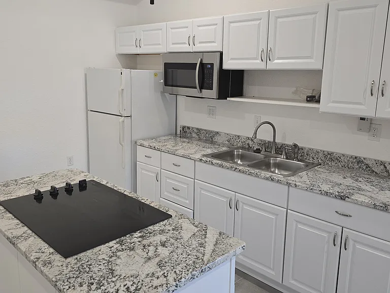 1574 Aspen Springs Rd — Photo 4