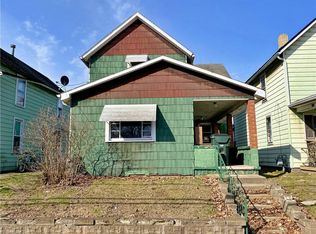 725 S 8th St, Coshocton, OH