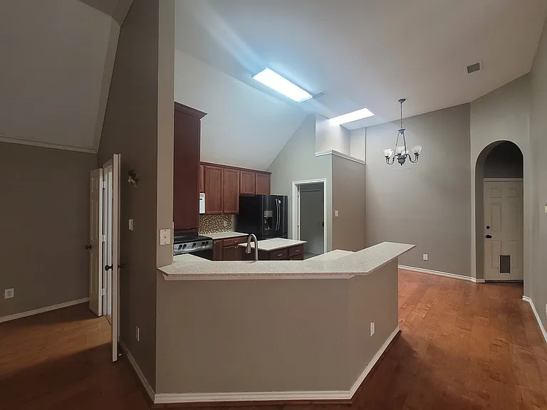 8432 Grand Canyon Dr — Photo 2