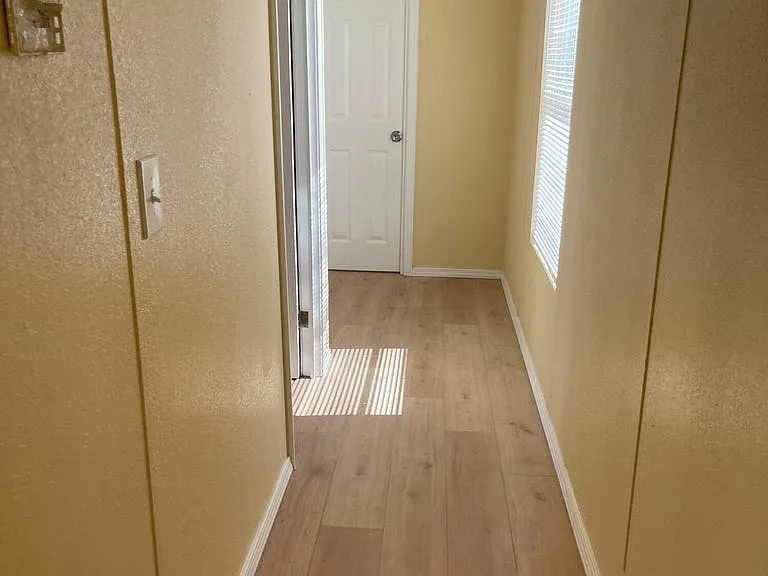 78 James St — Photo 3