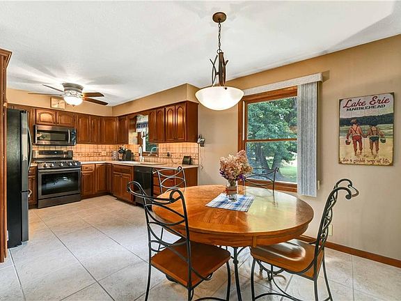 3rd image of 6975 Paula Dr