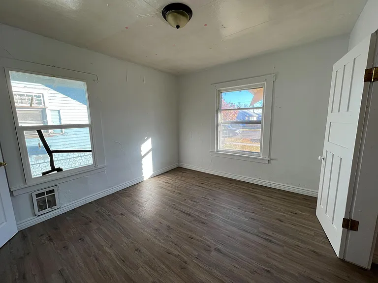 709 E St #1 — Photo 1