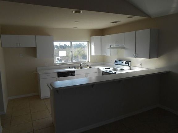 3rd image of 3815 52nd Ave NE