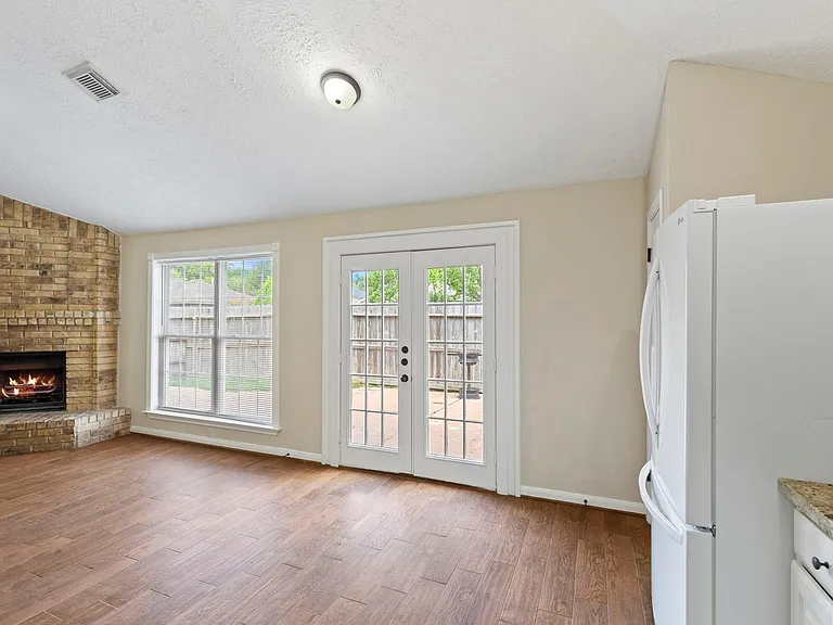 21435 Deerhaven Dr — Photo 12