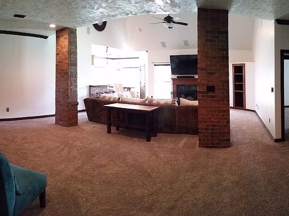 2nd image of 119 Parkway Oaks Dr
