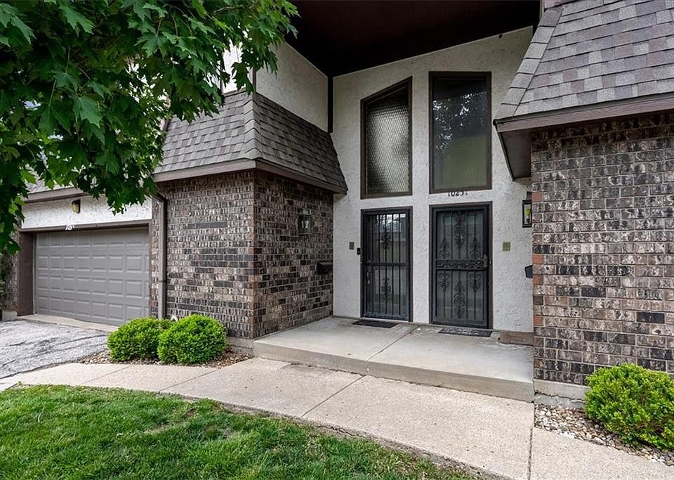 10249 Cedarbrooke Ln, Kansas City, MO 64131 | Zillow