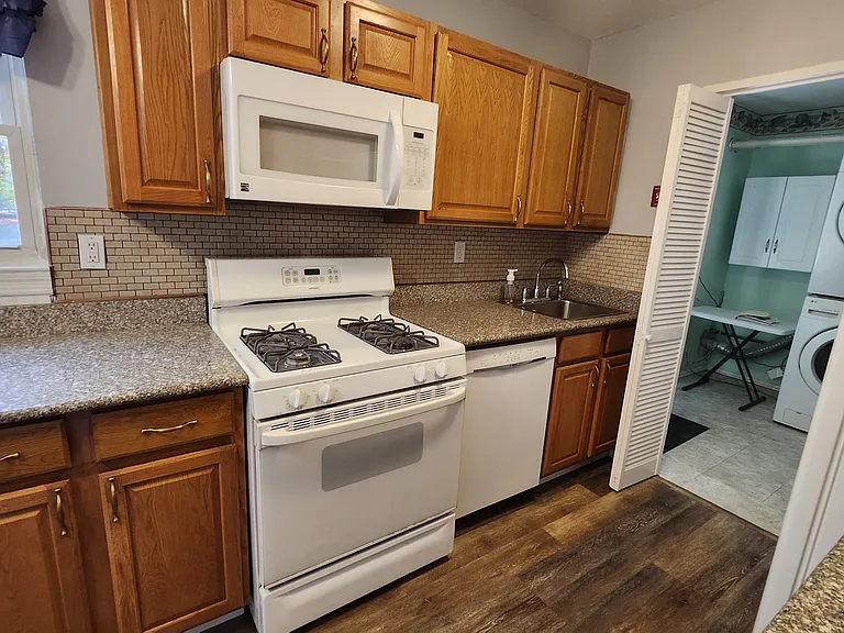 12 Blake Dr — Photo 8