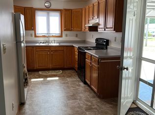 302 E Sycamore St, Carrollton, IL 62016