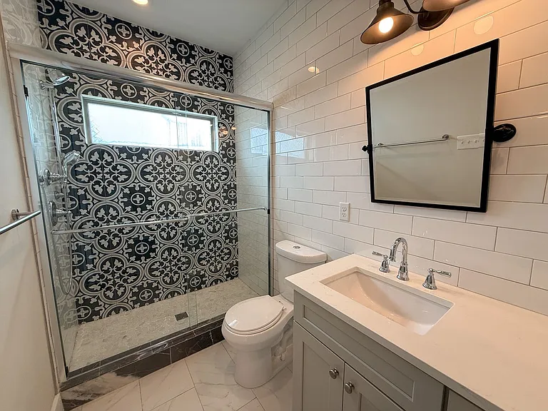 517 W Wright St — Photo 14