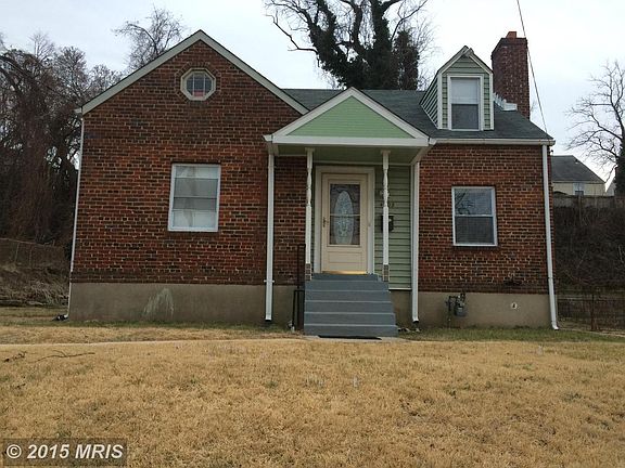 2nd image of 4902 Russell Ave