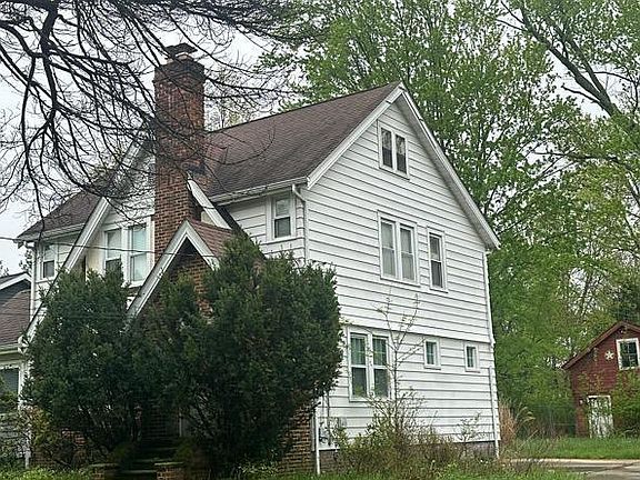 3rd image of 20501 Drake Rd