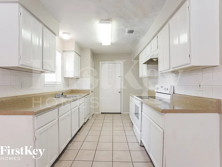 13331 Whitchurch Way — Photo 6