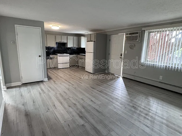 2323 Newton St #1 — Photo 2