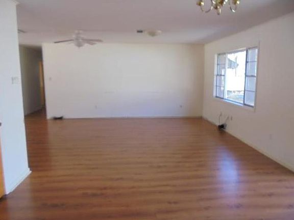 2nd image of 2709 Sherwood Frst