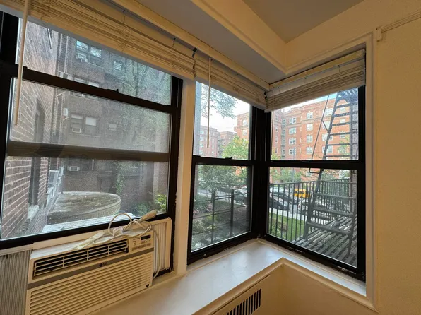 69-10 Yellowstone Boulevard image 9 of 20