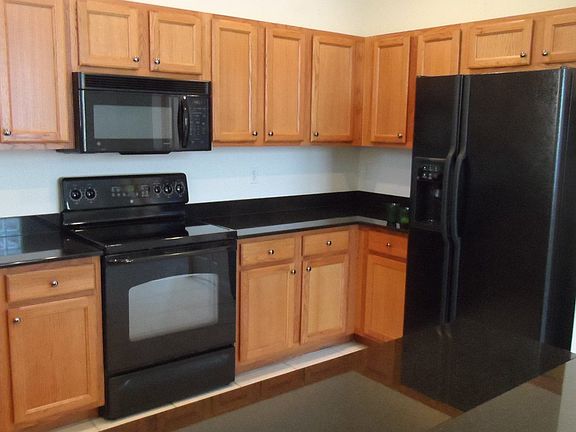 3rd image of 939 Millbrae Ct Unit 1