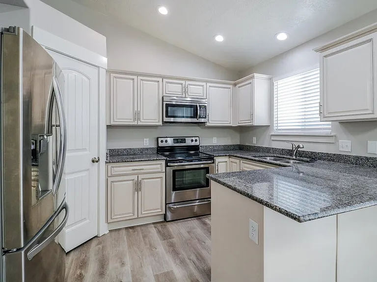 1791 E Tumwater Ln — Photo 7