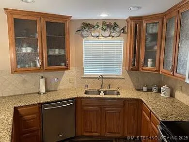 8565 Lorene St — Photo 9