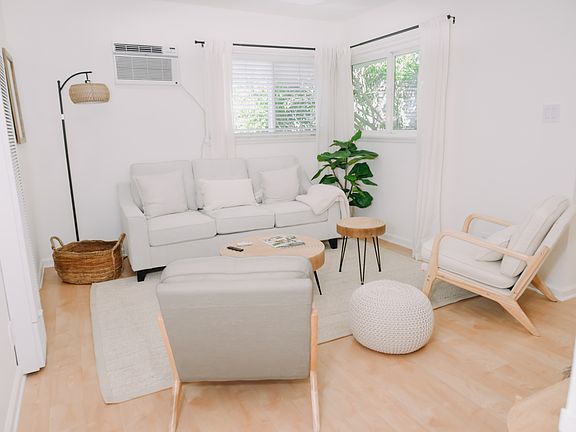 5th image of 11627 Mayfield Ave APT 4