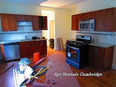 1st image of 4 Carlisle St #1