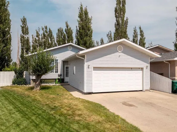 204 SW Mount Rundle Rd W, Lethbridge, AB T1K 7E9