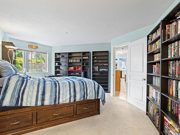 3rd image of 13955 Laurel Dr #102