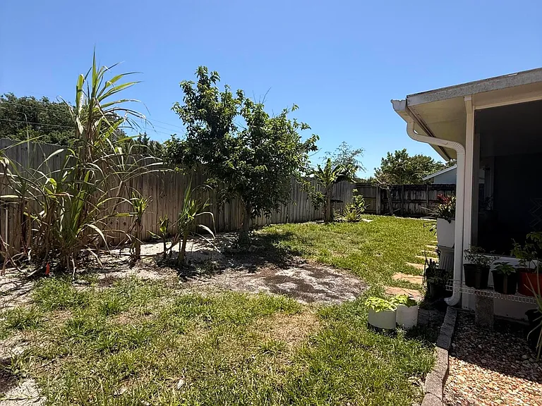 5584 Priscilla Ln — Photo 21