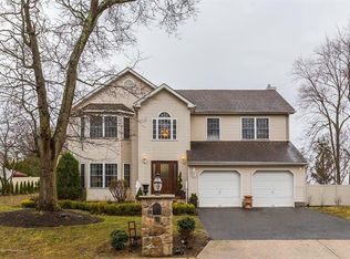 216 Delaware Ave, Oakhurst, NJ