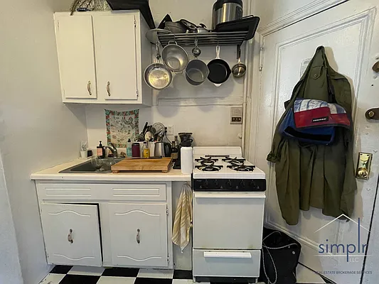 Rented by SIMPLR | media 12