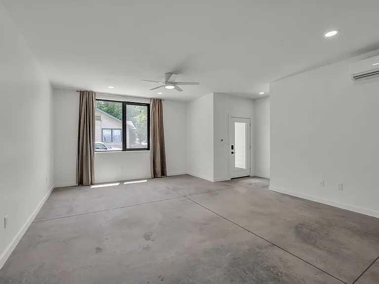 2227 Bailey Ave — Photo 12