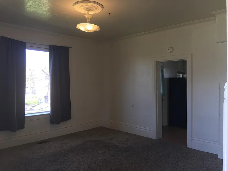 58 W 300 N — Photo 3
